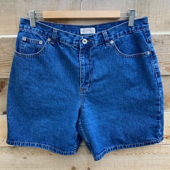 {sold} Northern Reflections Mom Shorts - Picture 1 of 1
